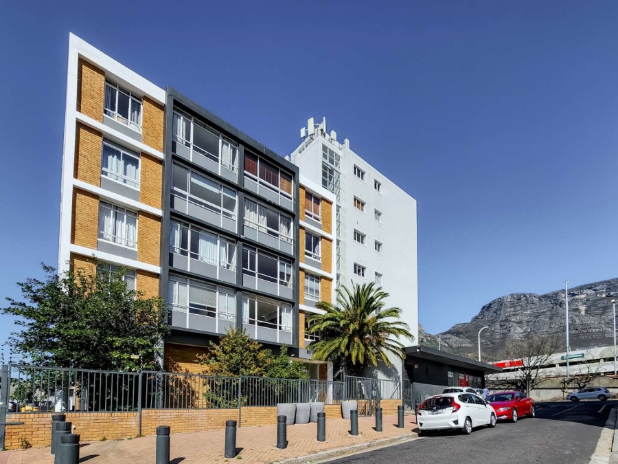 1 Bedroom Property for Sale in Gardens Western Cape